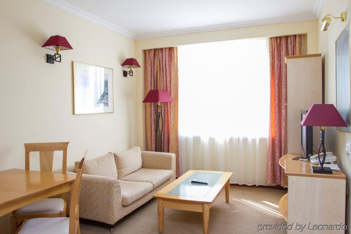 Chagala Atyrau Hotel Zewnętrze zdjęcie