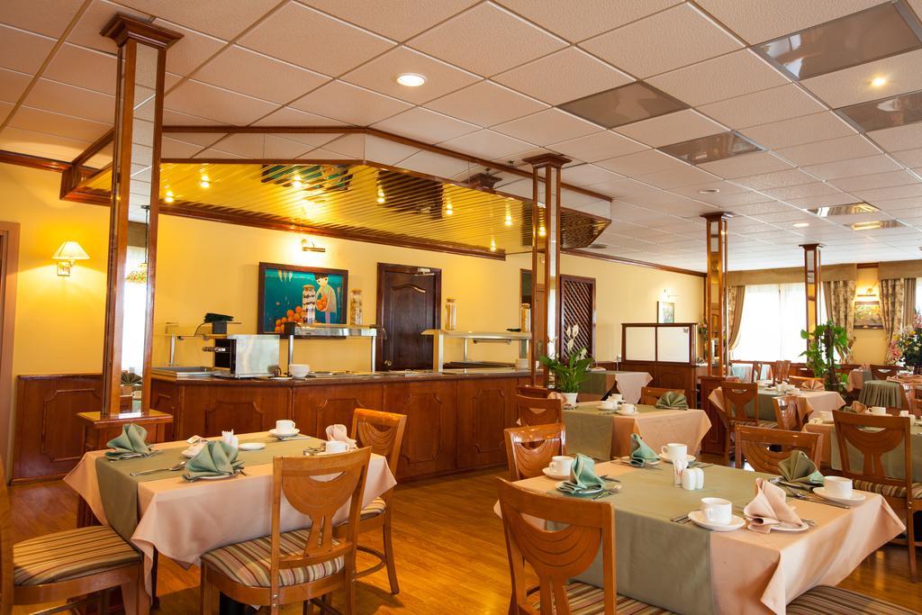 Chagala Atyrau Hotel Zewnętrze zdjęcie