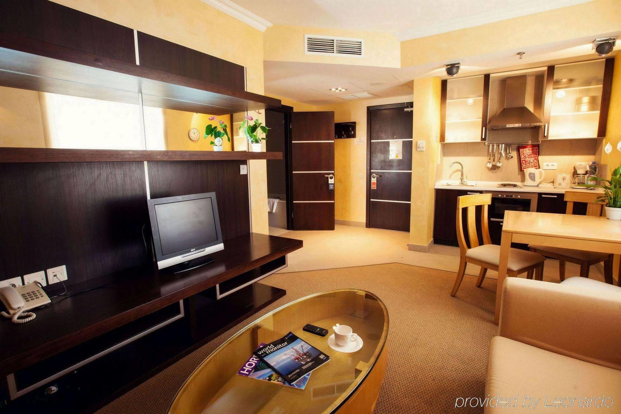 Chagala Atyrau Hotel Zewnętrze zdjęcie