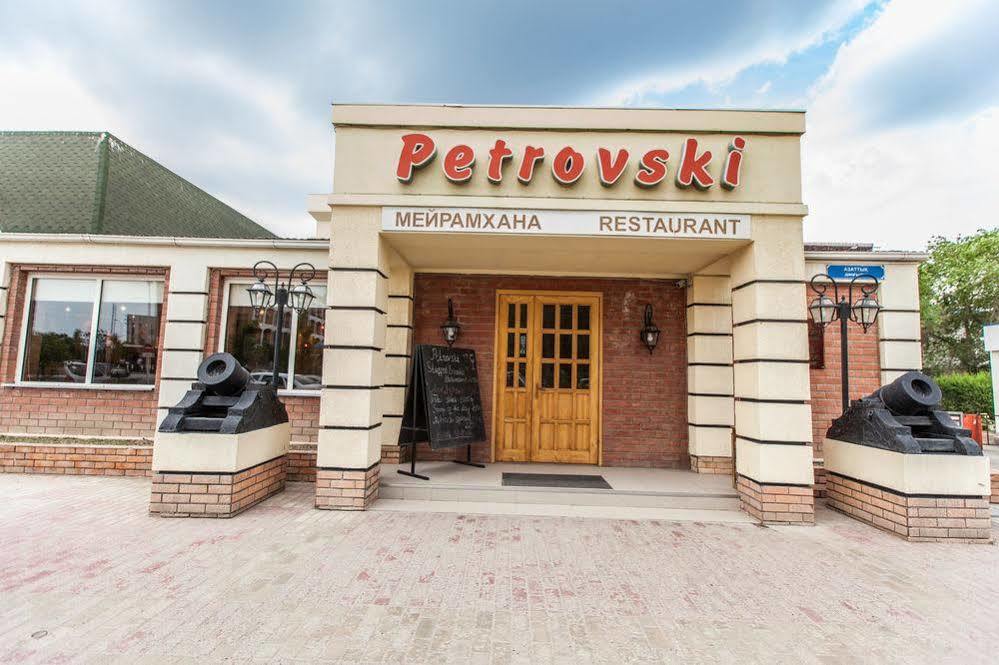 Chagala Atyrau Hotel Zewnętrze zdjęcie