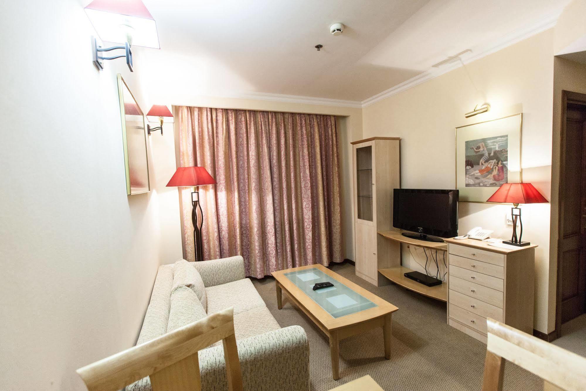 Chagala Atyrau Hotel Zewnętrze zdjęcie