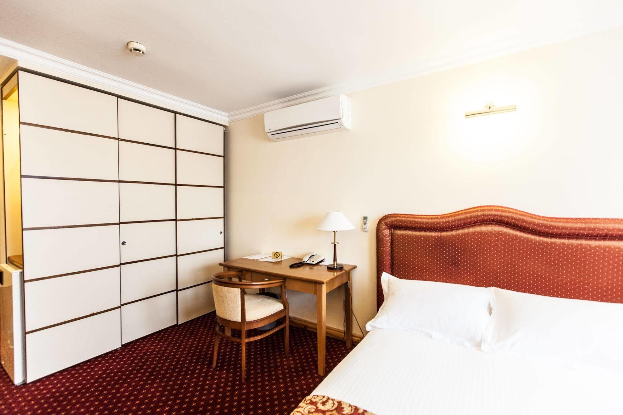 Chagala Atyrau Hotel Zewnętrze zdjęcie