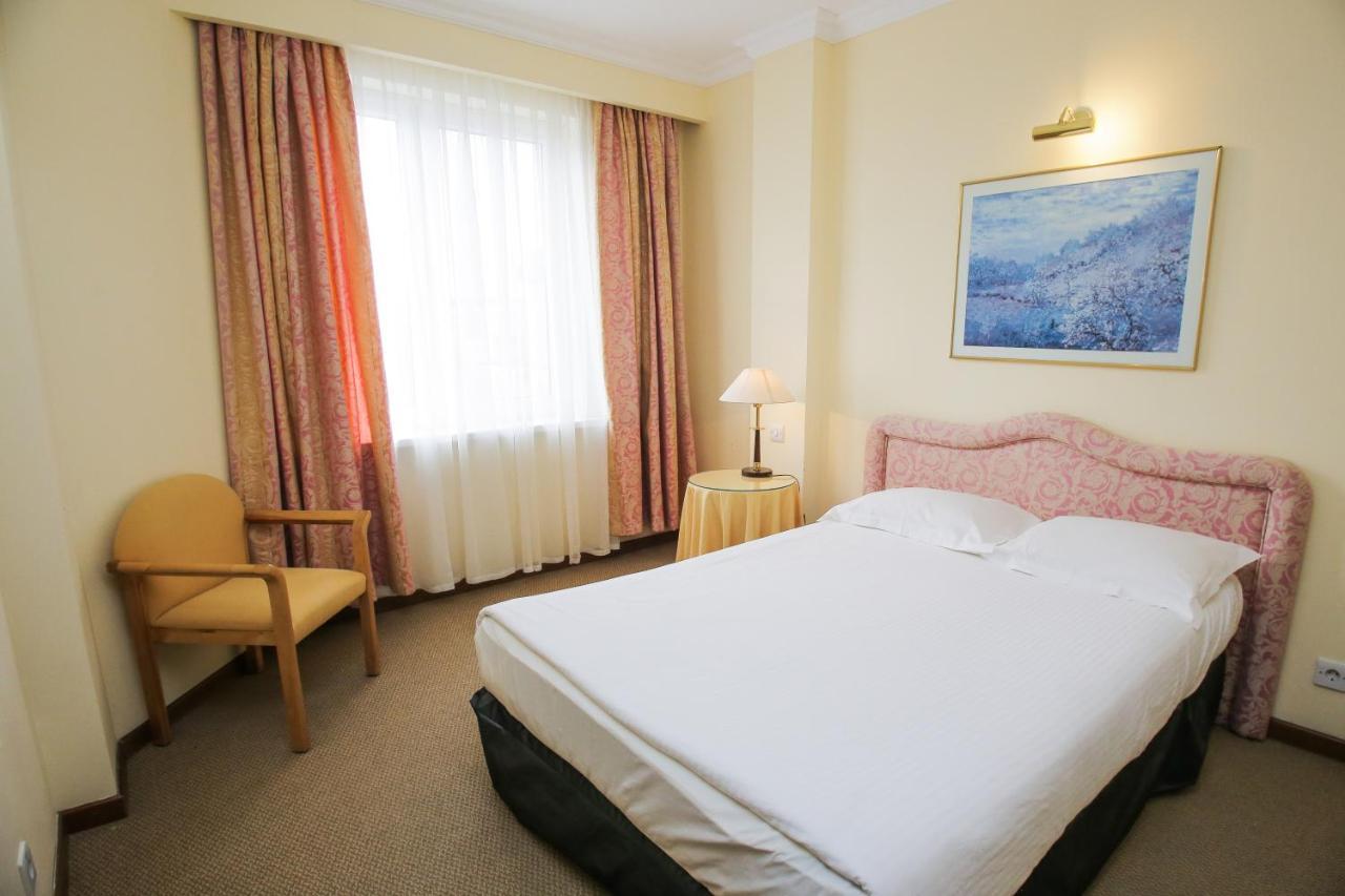 Chagala Atyrau Hotel Zewnętrze zdjęcie